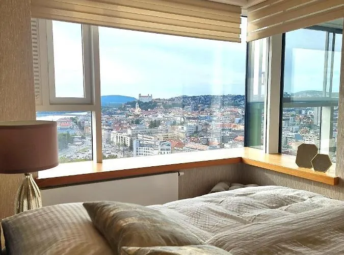 Majestic Golden View شقة براتسيلافا